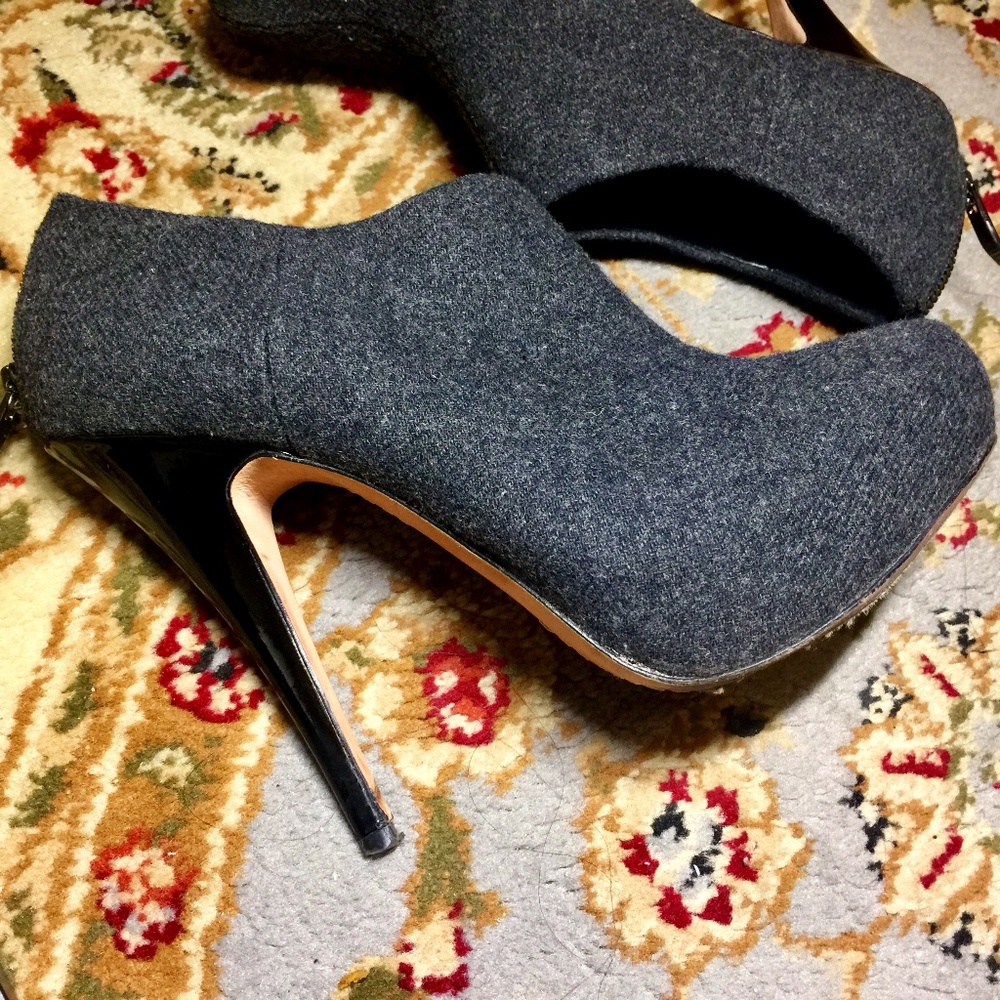 Vince Camuto booties